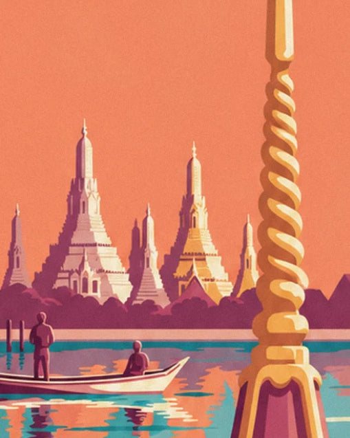 Les prangs du Wat Arun dans la lumière orangée, avec 2 barques et un pilier doré torsadé