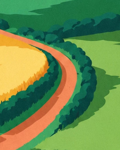 Le chemin orangé bordé de haies vertes, entre champ doré et prairie vallonnée