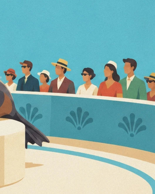 Spectateurs en veste verte, robe orange et canotier, au bord de la piste bleu et crème