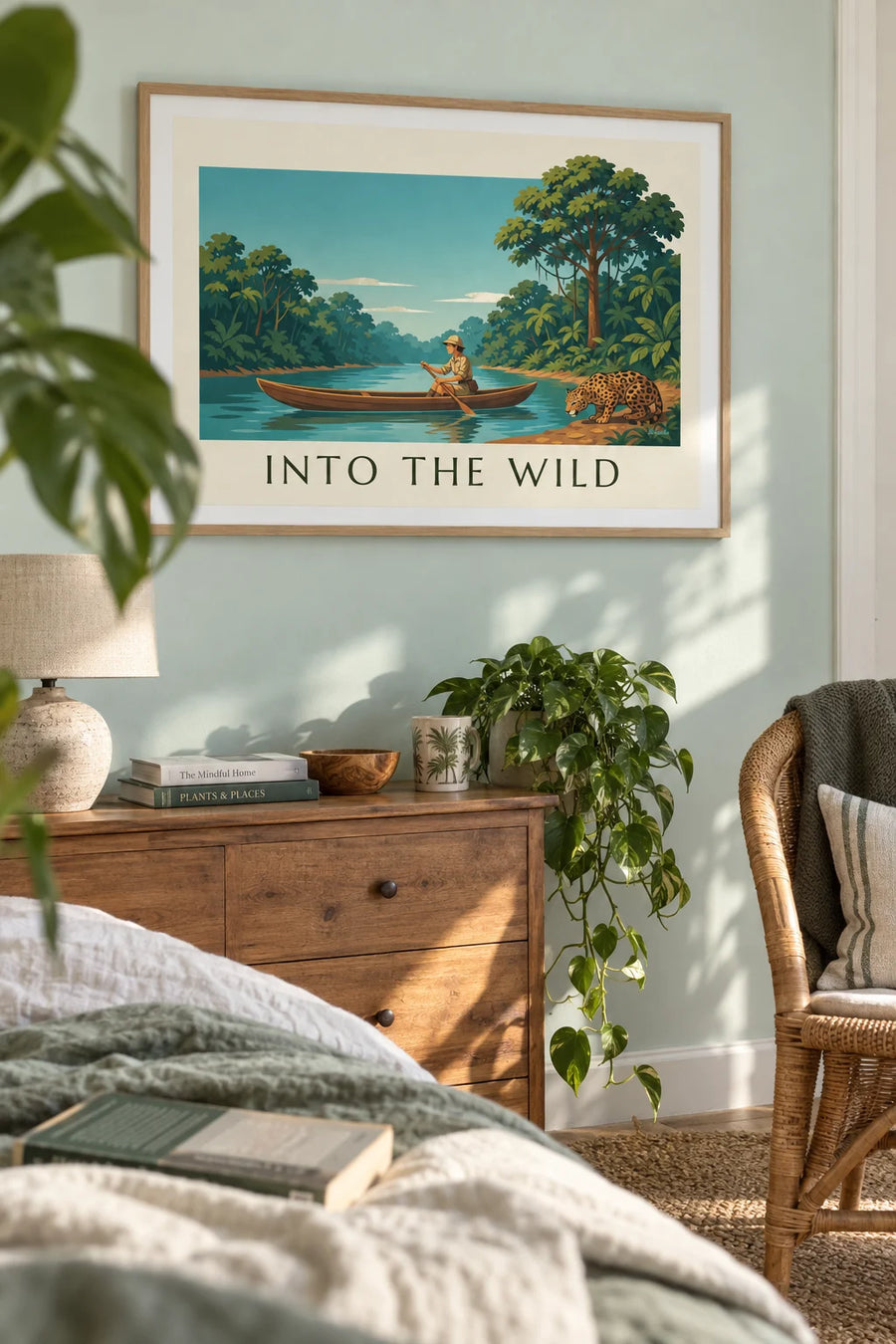 Affiche exploratrice en pirogue et jaguar en Amazonie : encadrée au mur