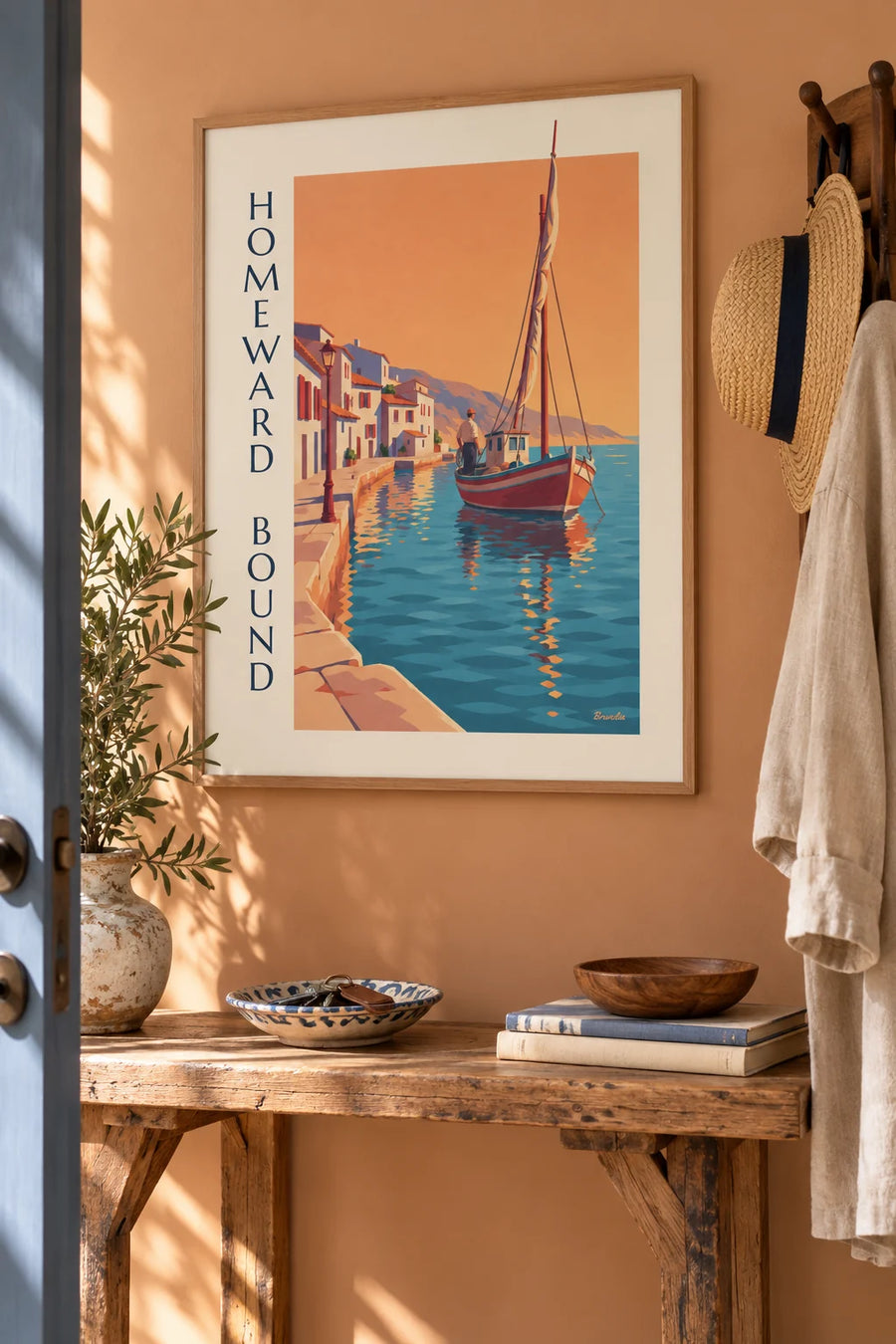Affiche bateau de pêche traditionnel rentrant au port au couchant : encadrée au mur