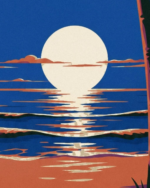 La pleine lune ivoire et ses reflets lumineux sur les vagues bleues de l'océan
