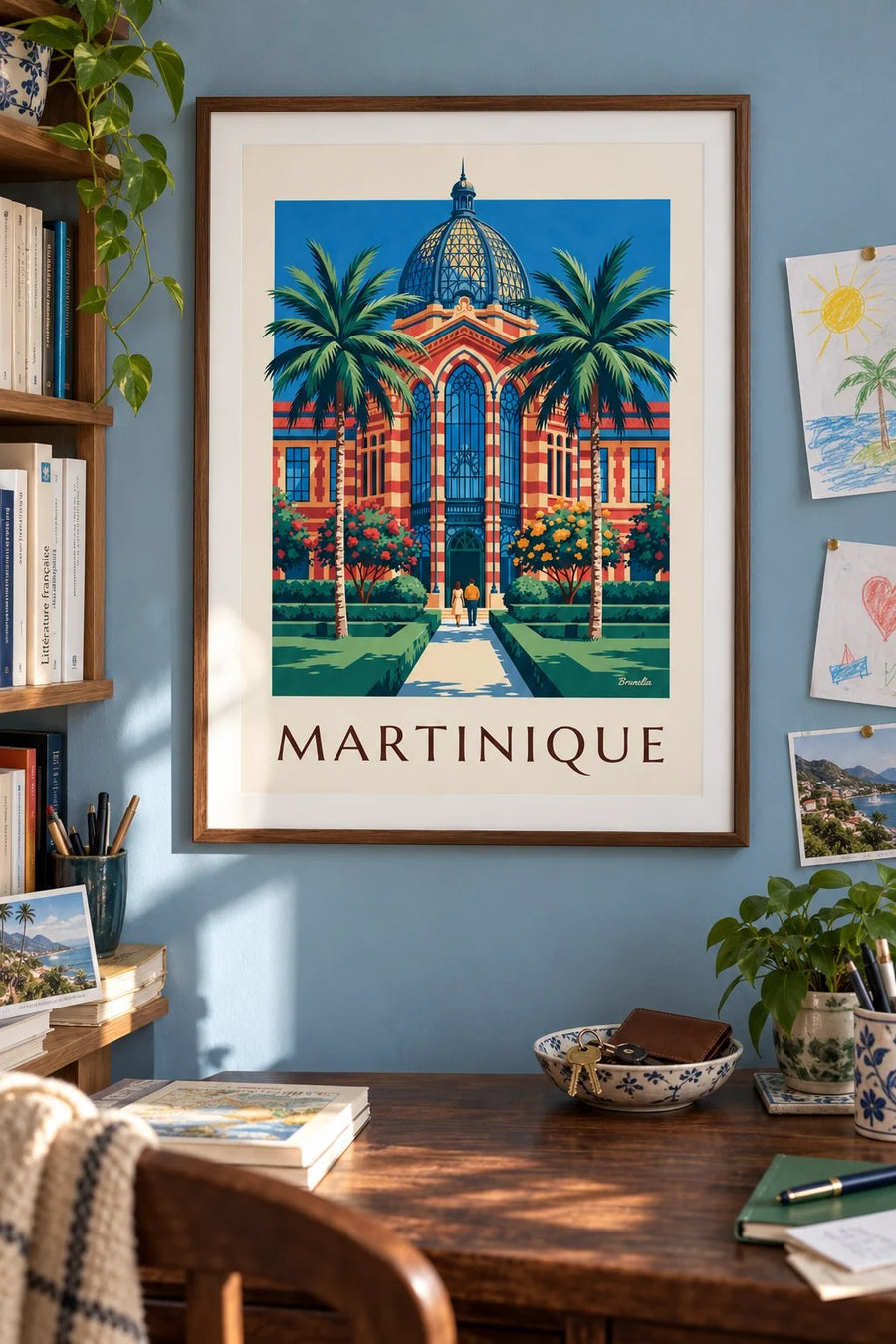 Affiche Martinique, bibliothèque Schœlcher à Fort-de-France : encadrée au mur