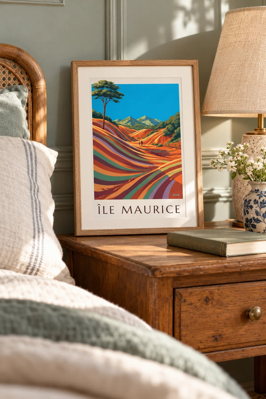 Affiche Île Maurice Chamarel terres des 7 couleurs (titre ÎLE MAURICE) : petit format A4 encadré
