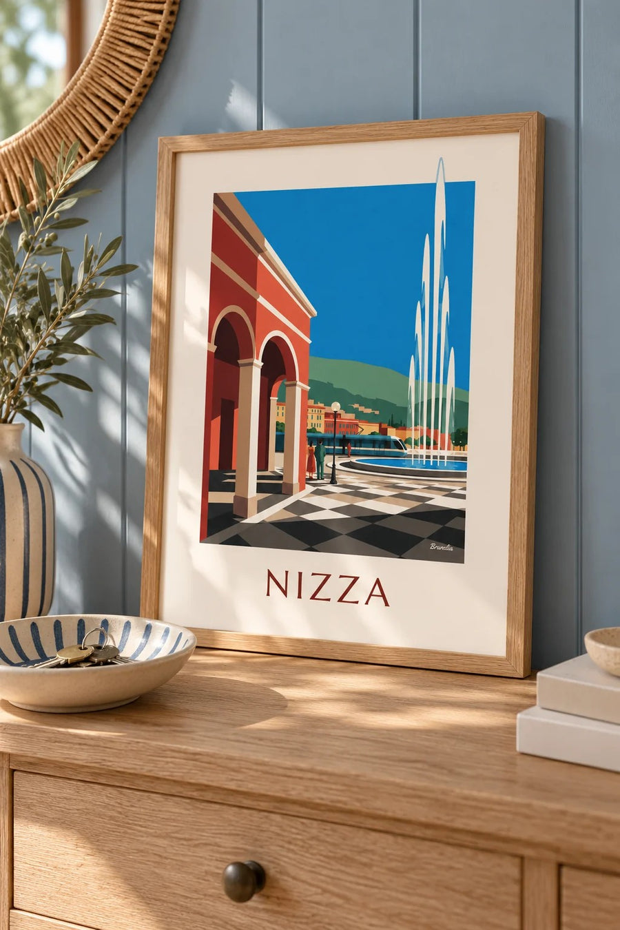Nizza-juliste: Masséna-aukio ja punaiset julkisivut: pieni A4-juliste kehystettynä