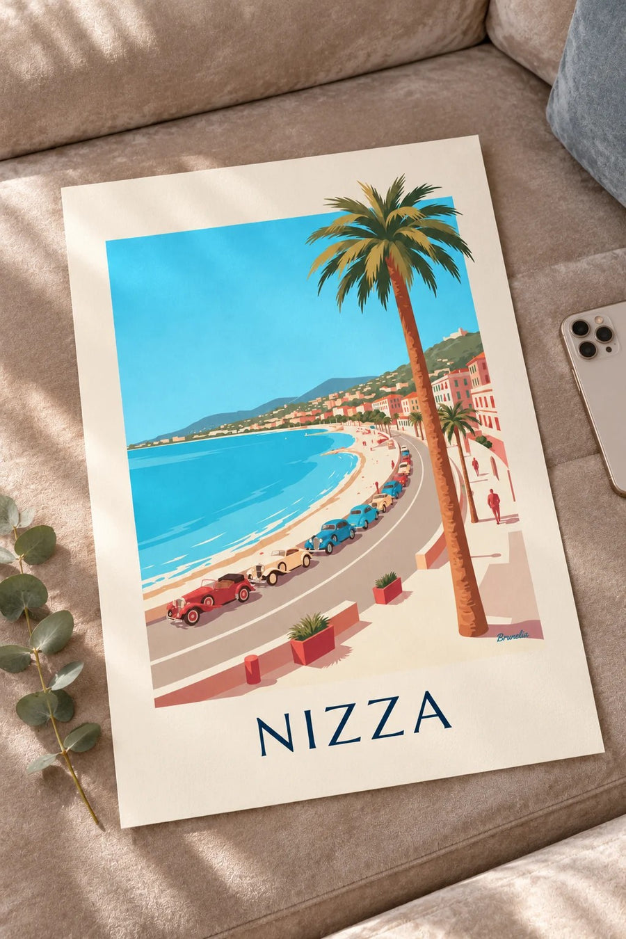 Juliste vanhat autot Promenade des Anglais'lla Nizzassa: pöydällä