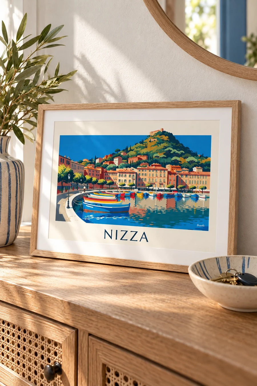 Nizza-juliste: Lympian satama ja Château-kukkula: pieni A4-koko kehystettynä