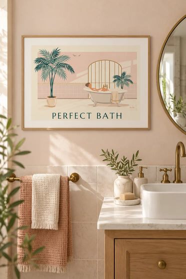 Affiche femme dans une baignoire moussante et plantes vertes : encadrée au mur