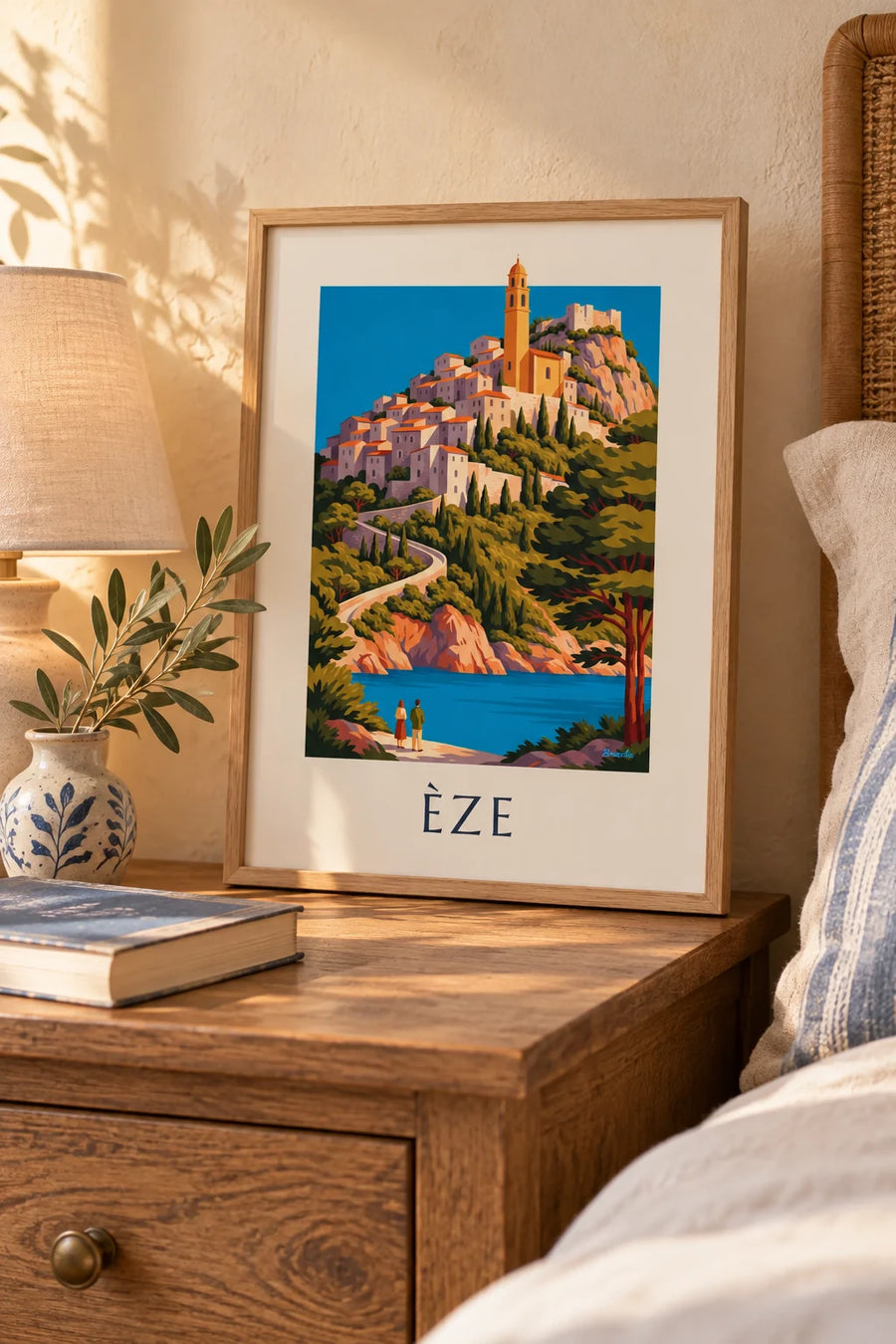 Affiche village perché d'Èze au-dessus de la Méditerranée : petit format A4 encadré