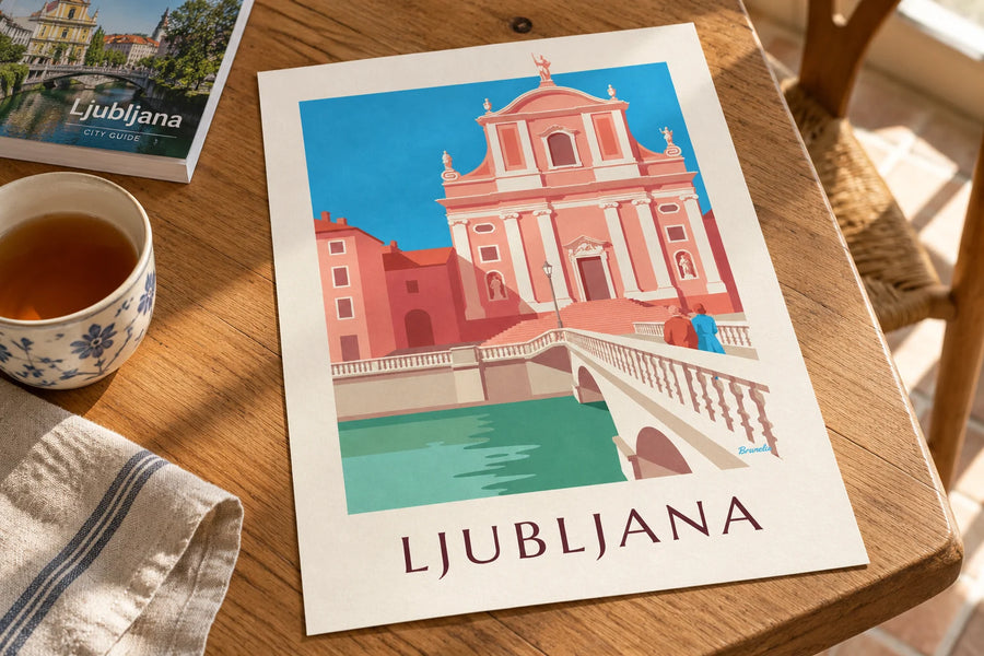 Juliste Ljubljanan vaaleanpunainen fransiskaanikirkko: pöydällä