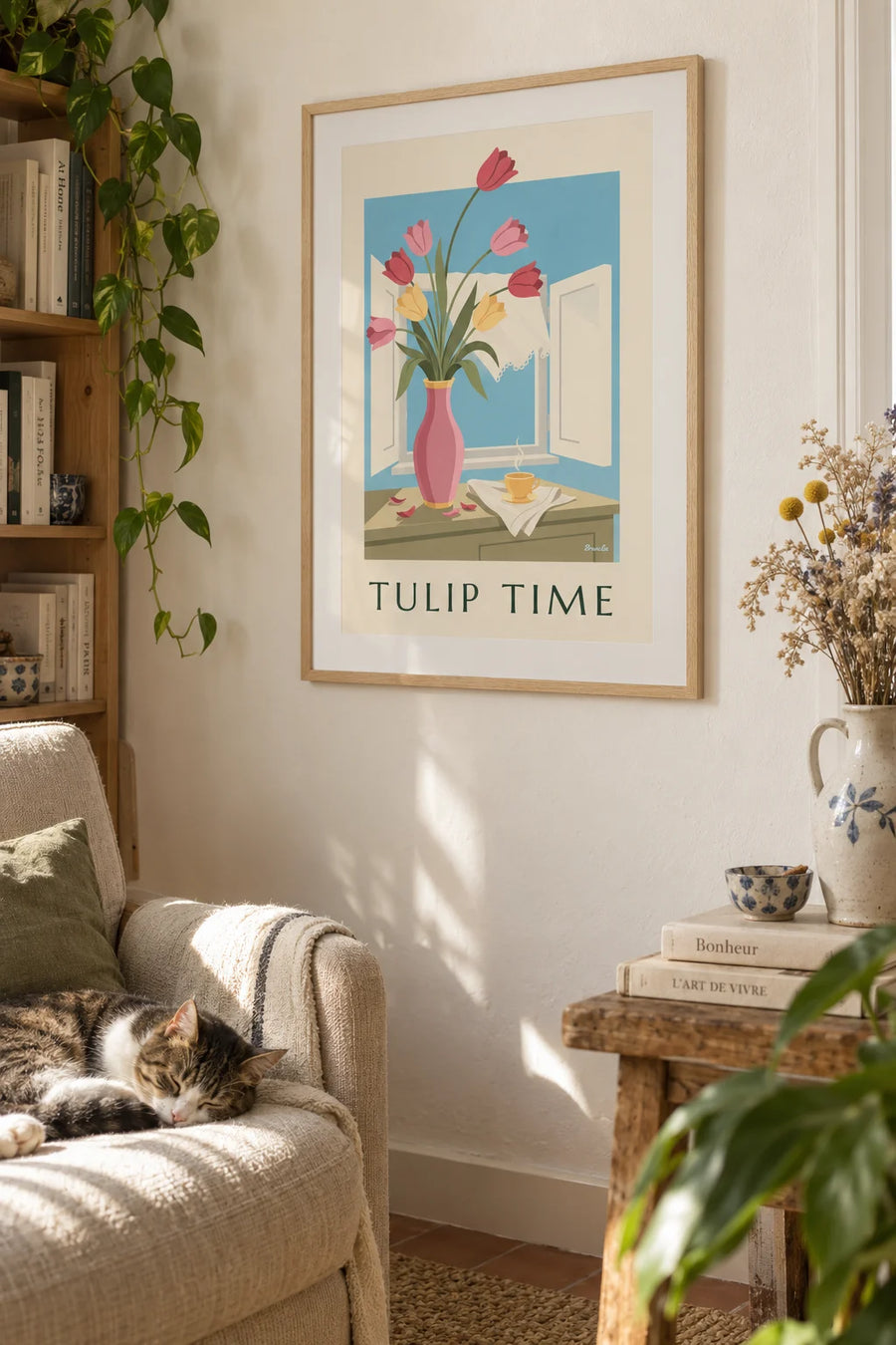 Affiche bouquet de tulipes dans un vase en céramique : encadrée au mur