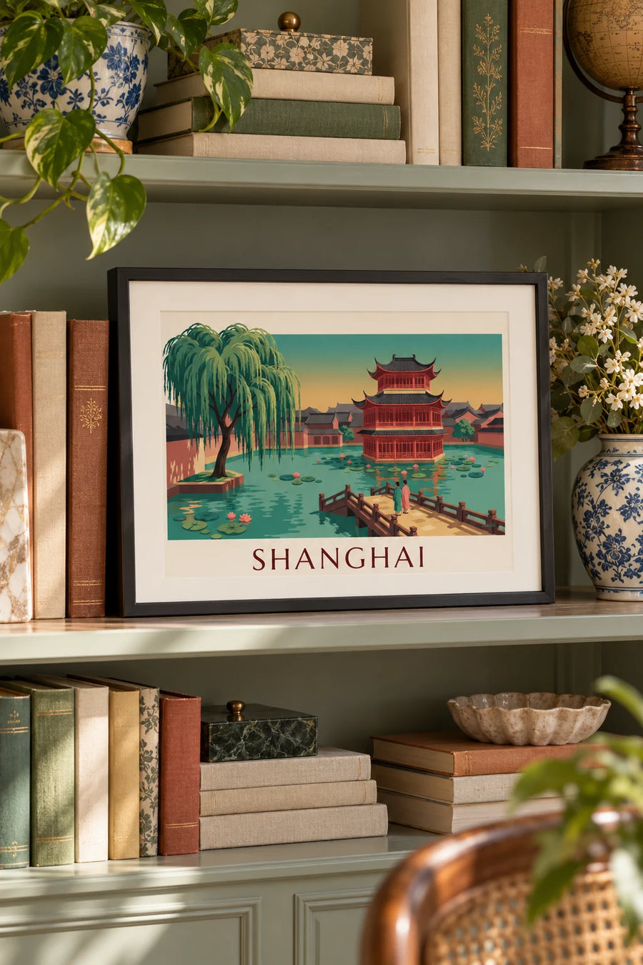 Juliste Yuyuan-puutarhan teehuone Shanghaissa: pieni A4-koko kehystettynä
